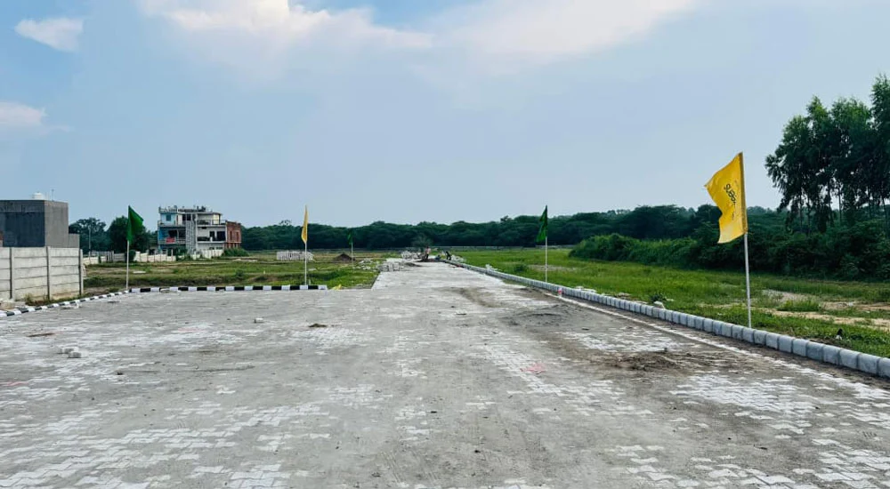 plots in dera bassi near highway